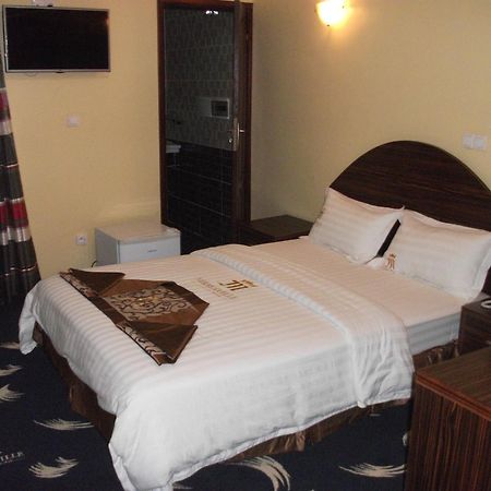 Mbayaville Hotel Douala Dış mekan fotoğraf