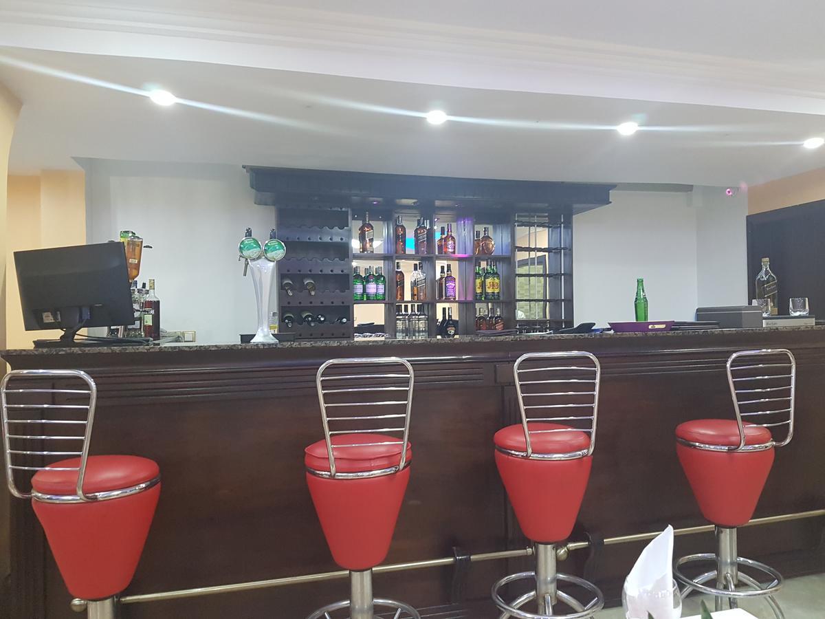 Mbayaville Hotel Douala Dış mekan fotoğraf