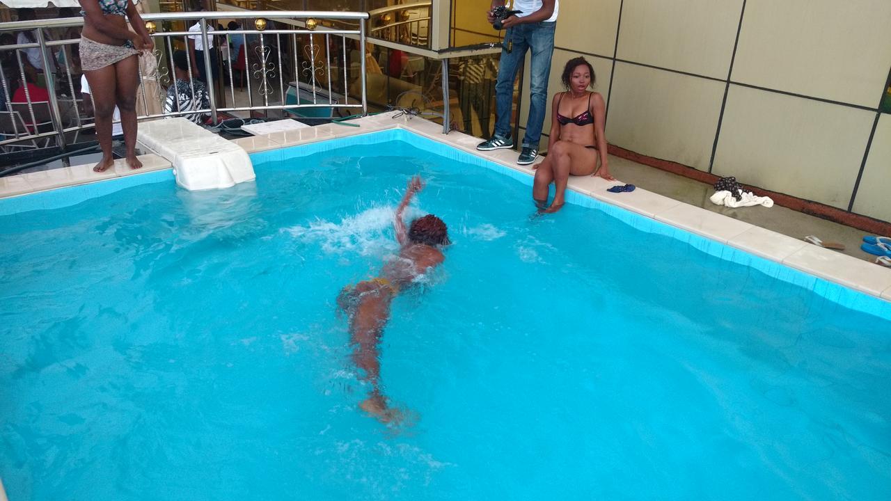 Mbayaville Hotel Douala Dış mekan fotoğraf