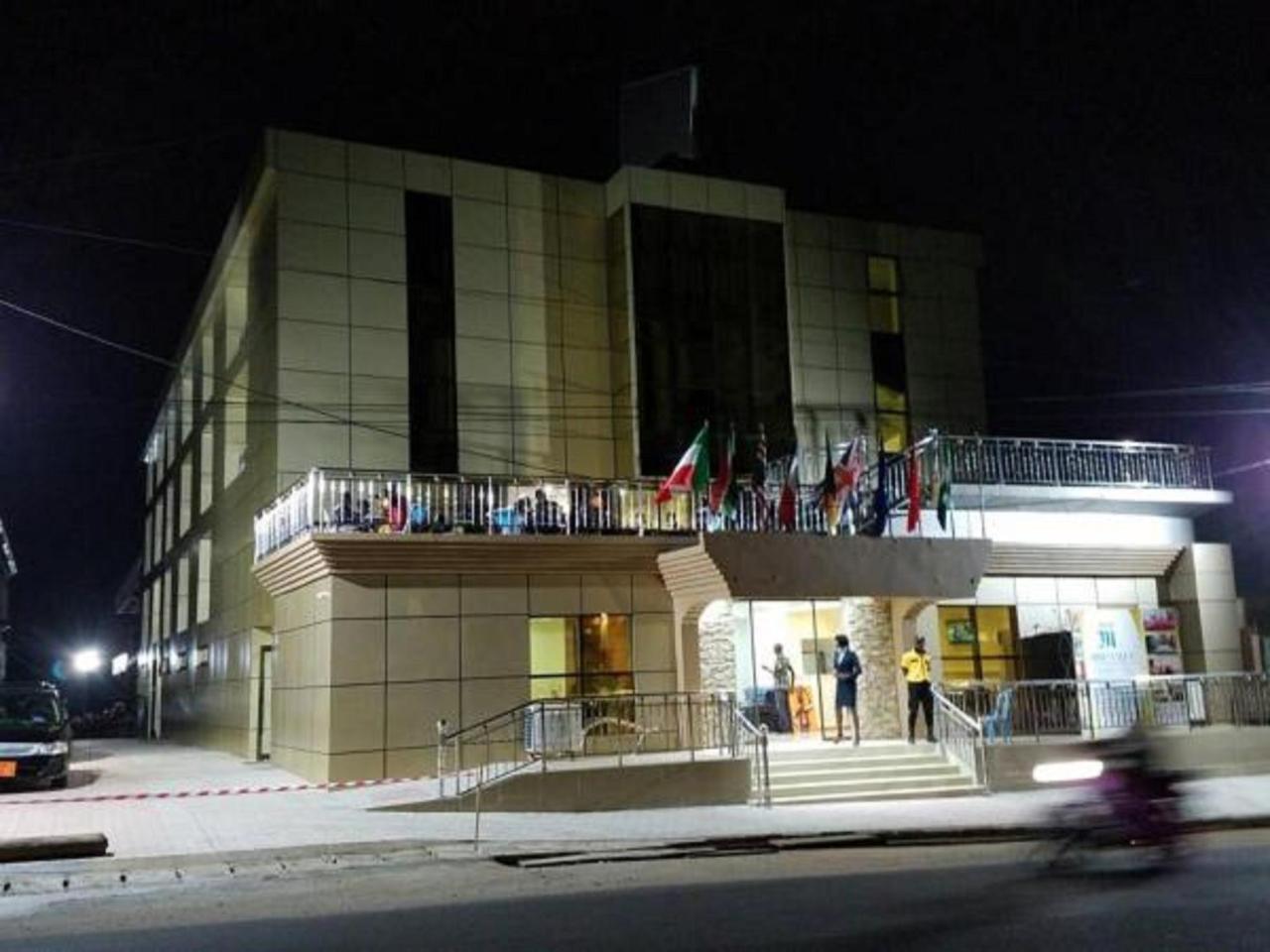 Mbayaville Hotel Douala Dış mekan fotoğraf