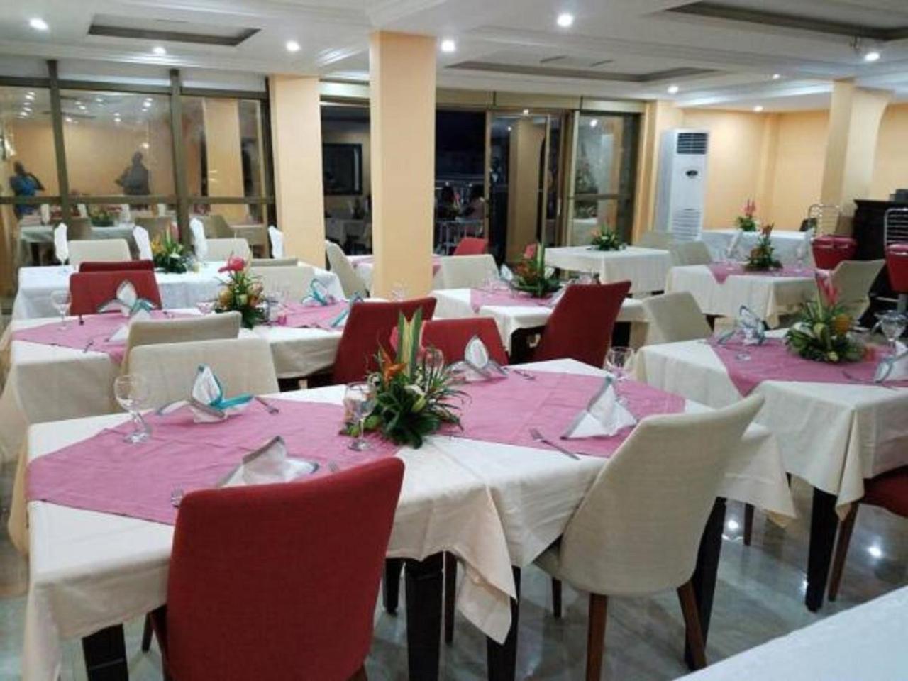 Mbayaville Hotel Douala Dış mekan fotoğraf